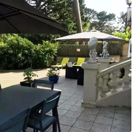 וילה 1900 Bord De Piscine Nordique סן-ברבן-לה-פן