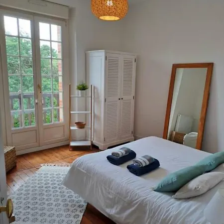 1900 Bord De Piscine Nordique * סן-ברבן-לה-פן