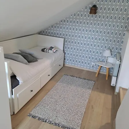 1900 Bord De Piscine Nordique וילה