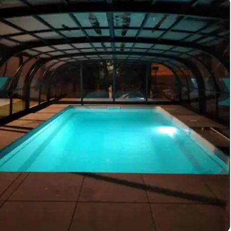 1900 Bord De Piscine Nordique Villa