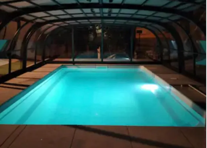 1900 Bord De Piscine Nordique Villa