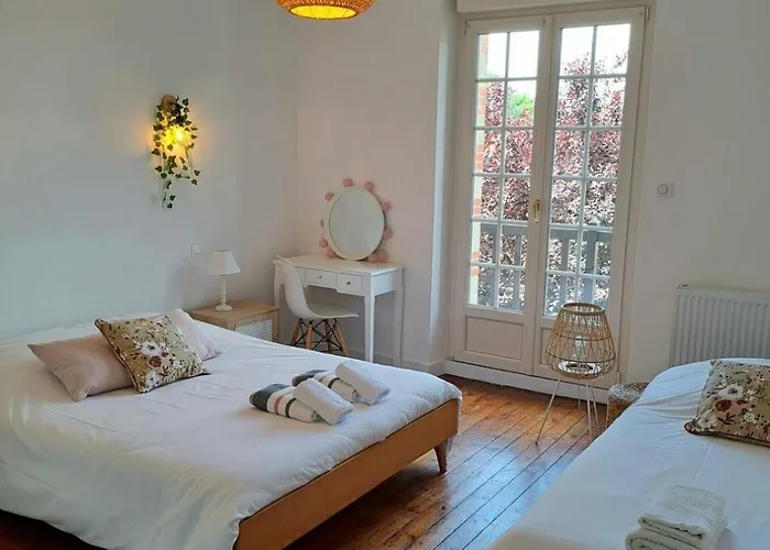 1900 Bord De Piscine Nordique Villa