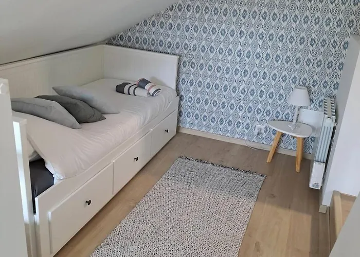 1900 Bord De Piscine Nordique Villa